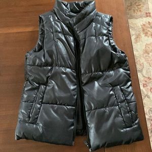Justice black puffer vest size 8/10 girls